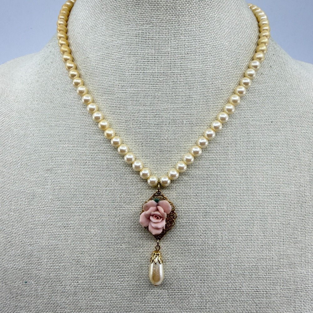 Y2K Romantic Pearl Rose Pendant Necklace Gold Tone Filigree Coquette Aesthetic